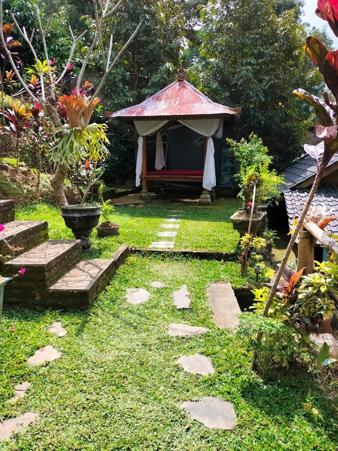 Friendly Homestay Lemukih Singaraja Екстериор снимка